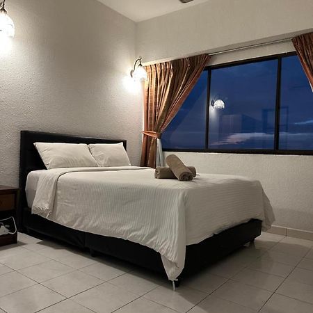 Beach Resort Home Stay Sri Sayang Apartment Batu Ferringhi 2Bedroom מראה חיצוני תמונה