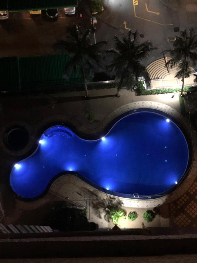 Beach Resort Home Stay Sri Sayang Apartment Batu Ferringhi 2Bedroom מראה חיצוני תמונה
