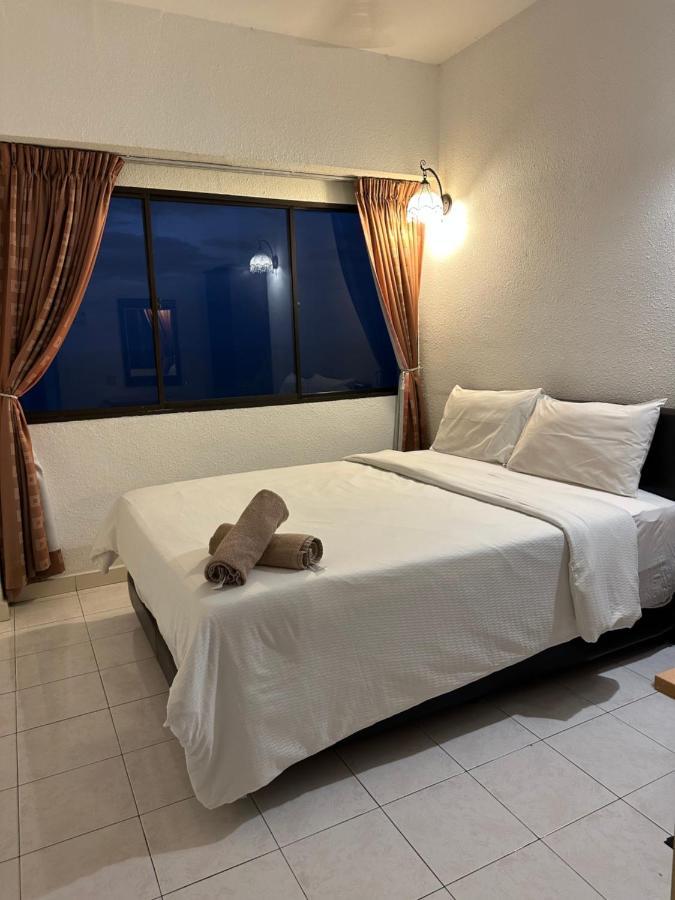 Beach Resort Home Stay Sri Sayang Apartment Batu Ferringhi 2Bedroom מראה חיצוני תמונה